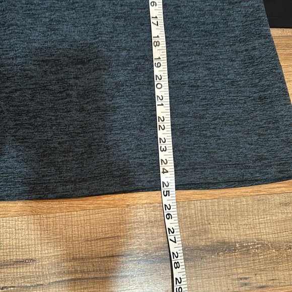 UNDER ARMOUR 2 BUNDLE WOMEN TEE SIZE L BLACK N BLUE  HEAT-GEAR SHORT SLEEVES - Picture 12 of 14